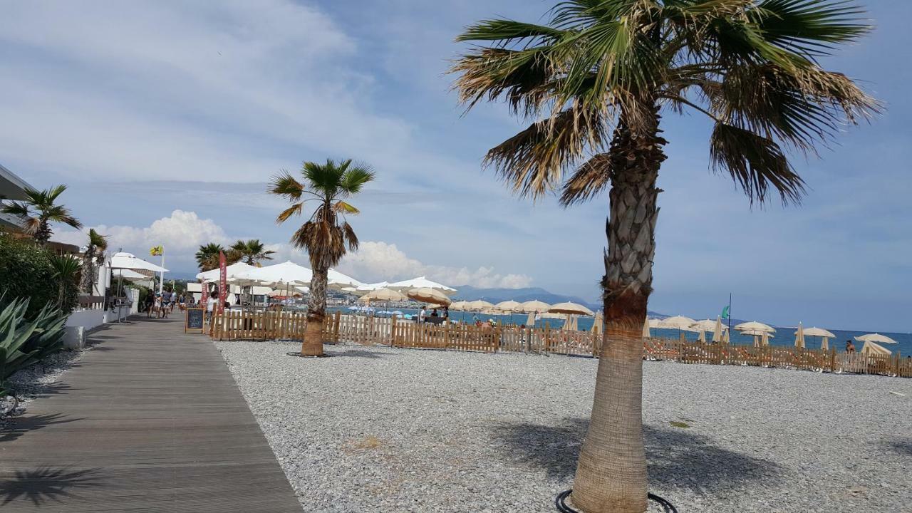 Studio Des Anges فينوف لوبيه المظهر الخارجي الصورة